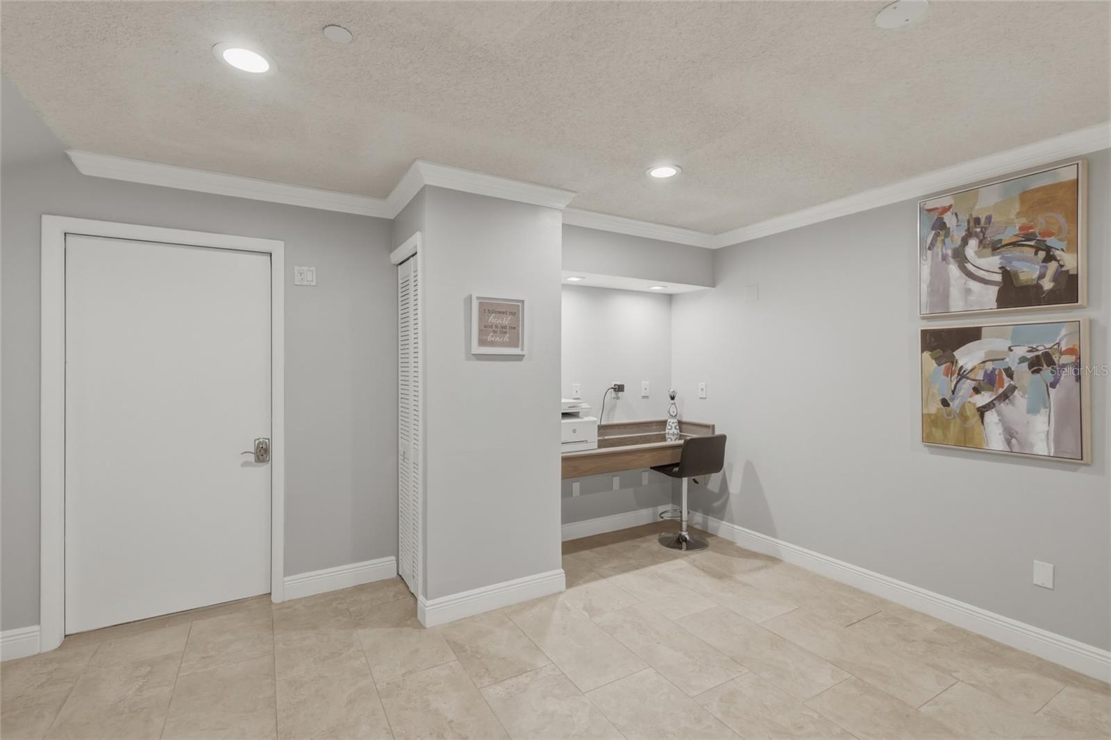 Image 29 of 88 For 1912 Harbourside Drive 604