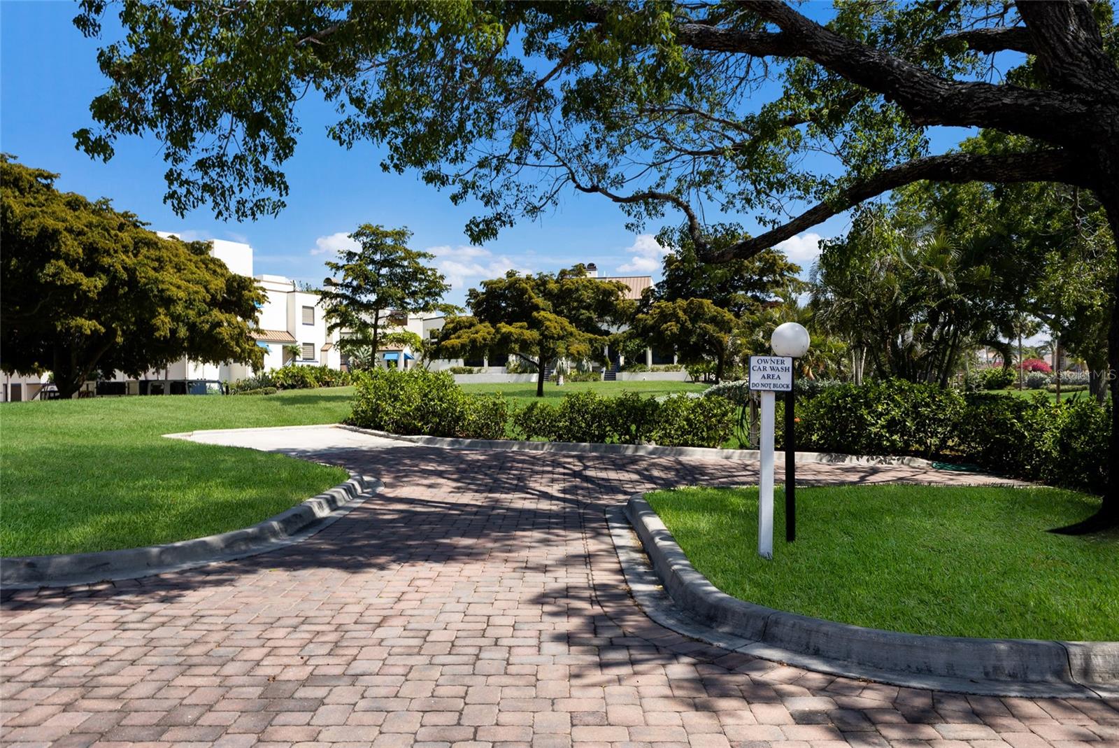 Image 57 of 88 For 1912 Harbourside Drive 604