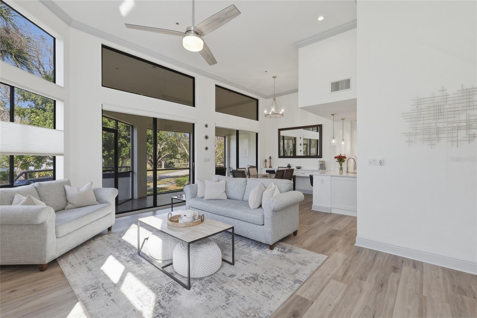 Image 7 of 88 For 1912 Harbourside Drive 604