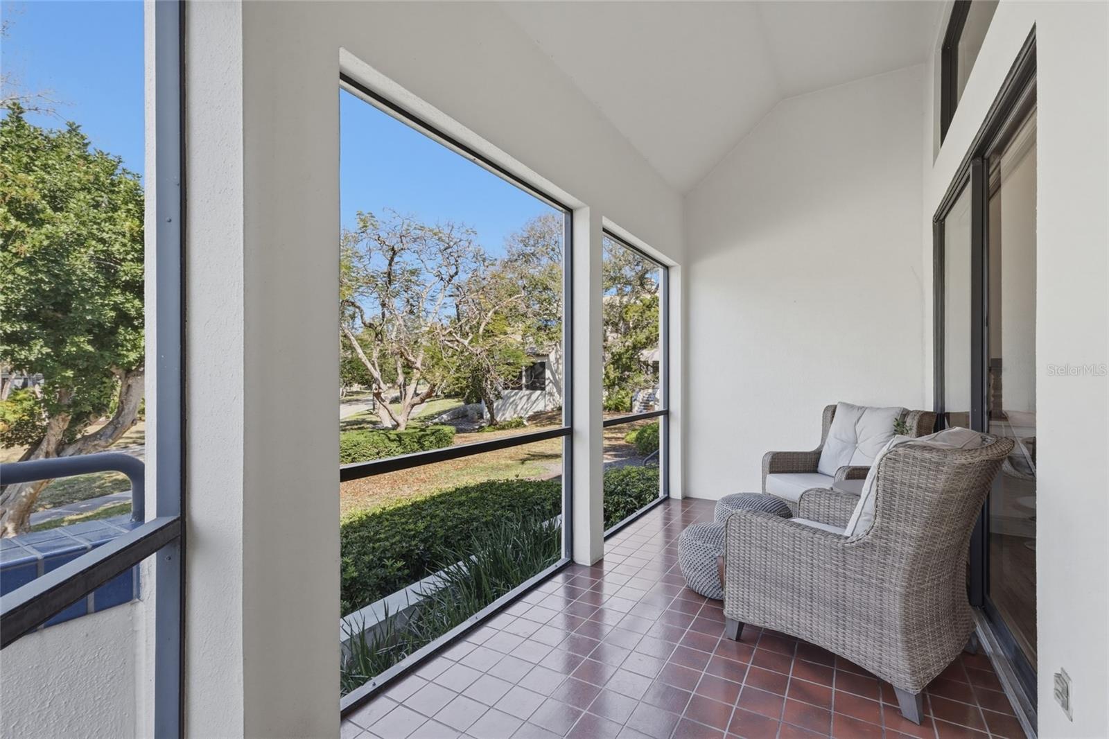 Image 9 of 88 For 1912 Harbourside Drive 604