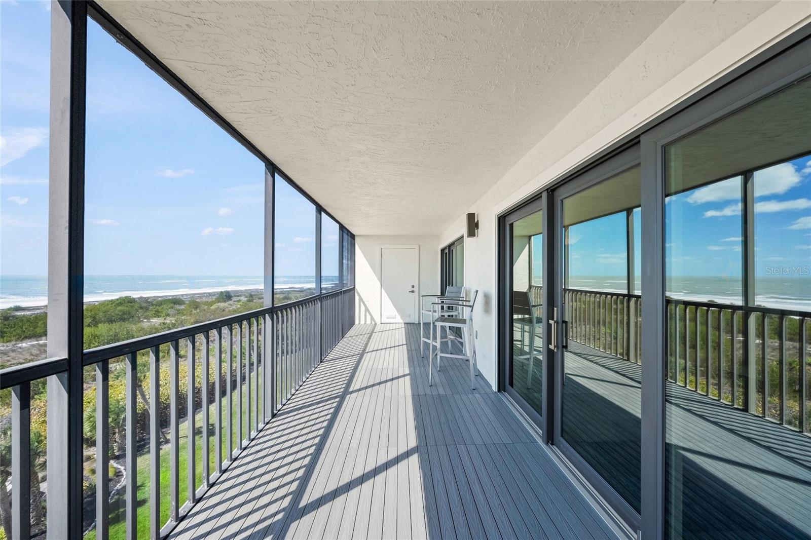 Image 12 of 83 For 420 Beach Road 606