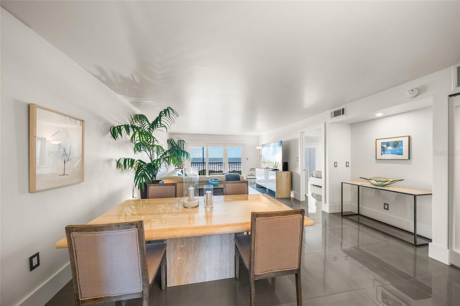 Image 16 of 83 For 420 Beach Road 606