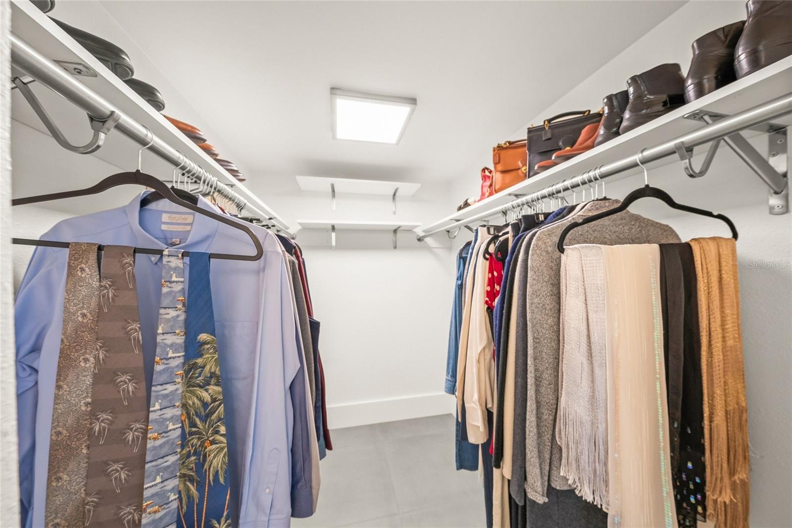 Image 28 of 83 For 420 Beach Road 606