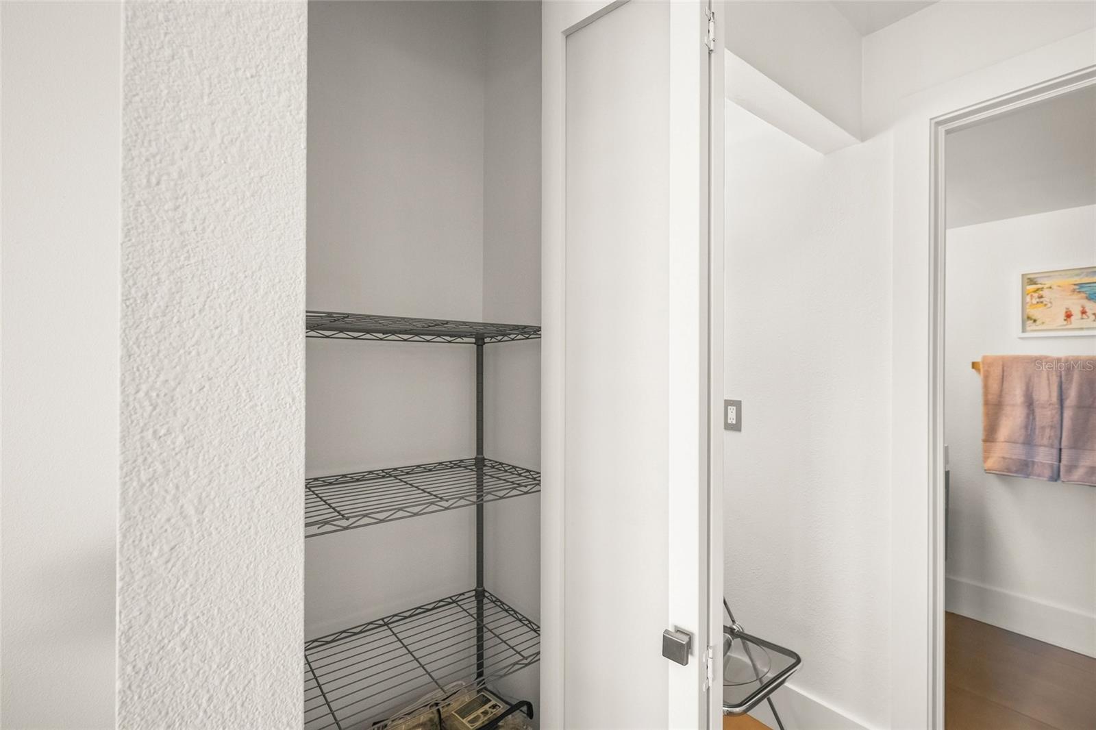 Image 29 of 83 For 420 Beach Road 606