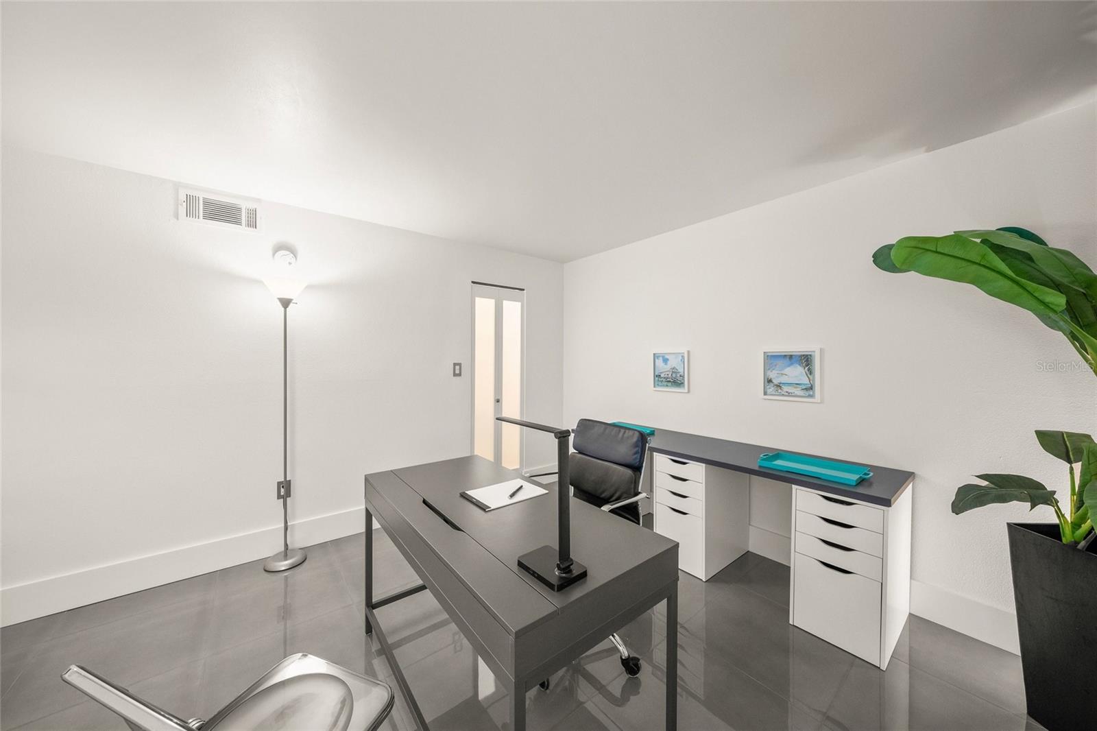 Image 35 of 83 For 420 Beach Road 606