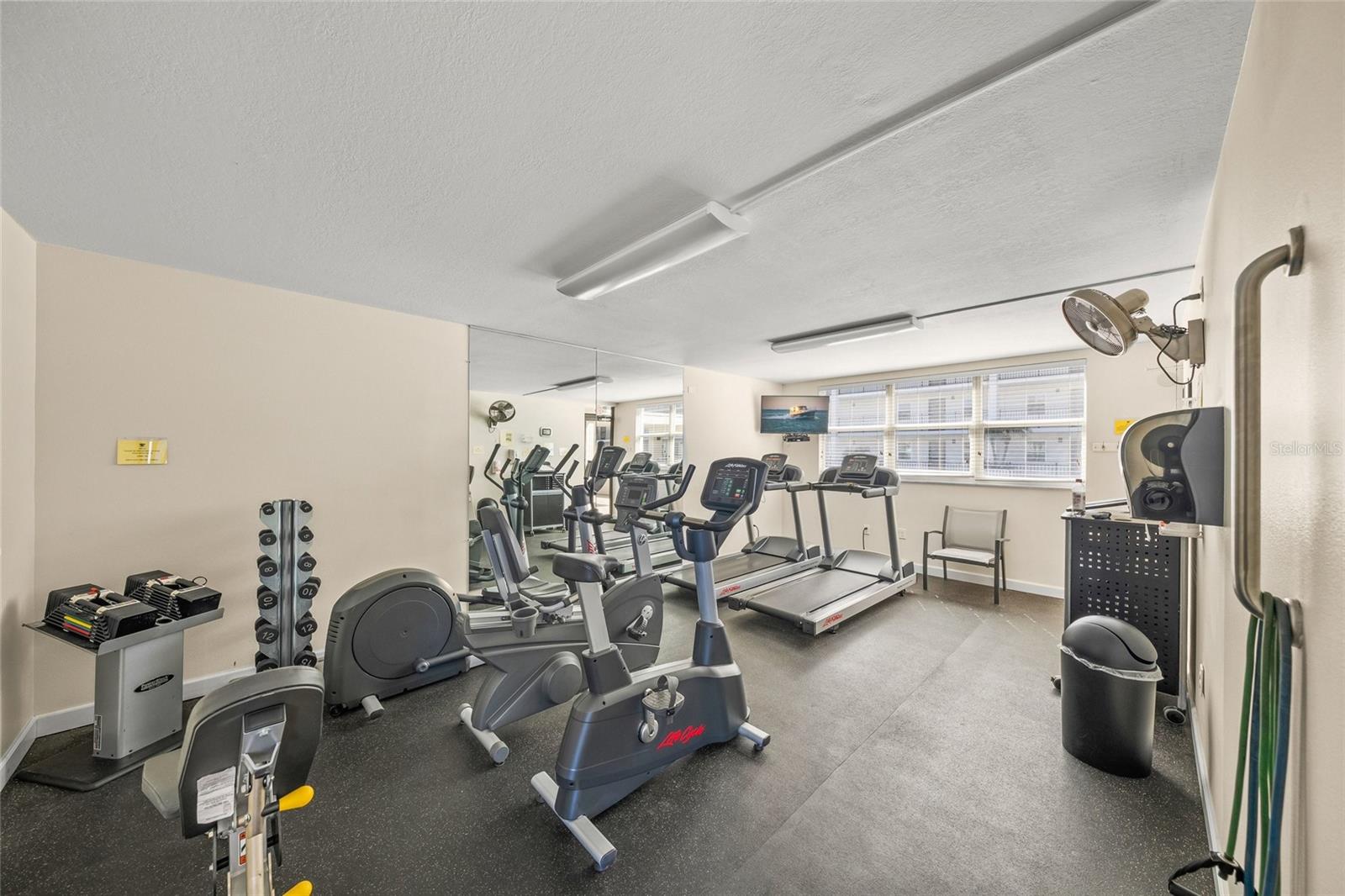 Image 49 of 83 For 420 Beach Road 606