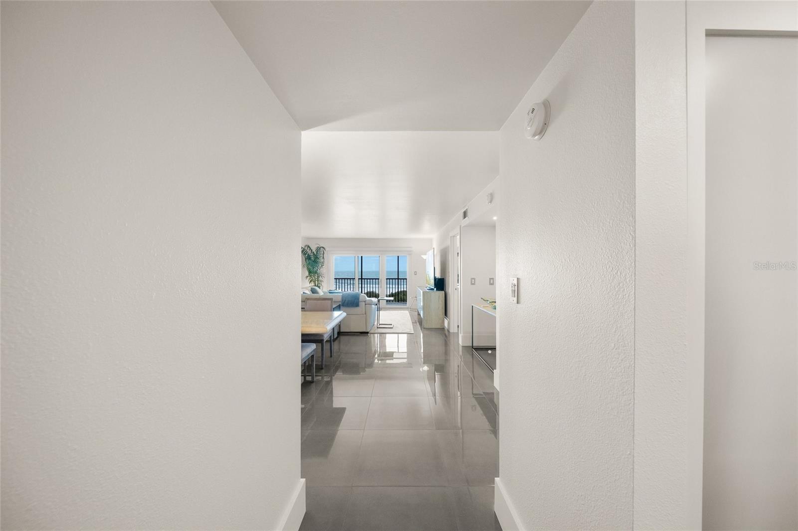 Image 5 of 83 For 420 Beach Road 606