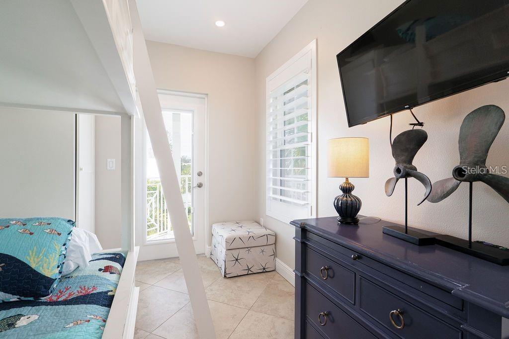 Image 23 of 45 For 130 50th Street