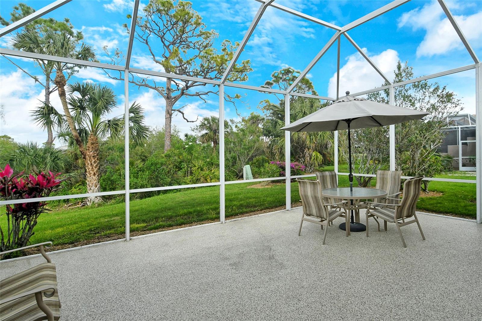 Image 9 of 50 For 9411 Forest Hills Circle