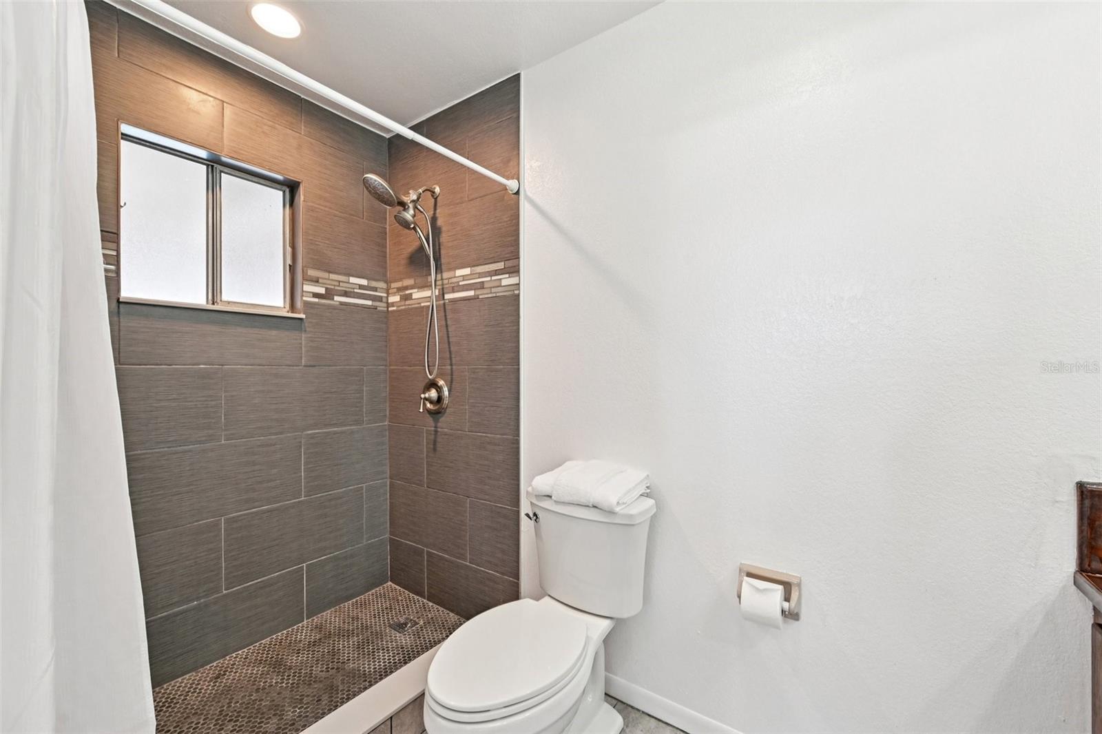 Image 10 of 24 For 1550 Dorchester Street