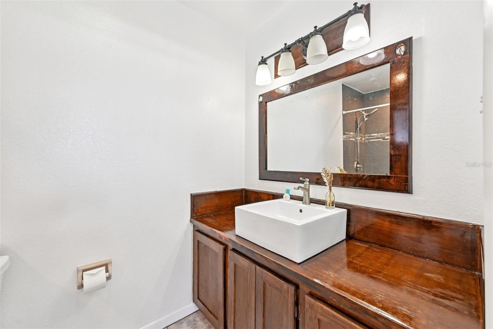 Image 11 of 24 For 1550 Dorchester Street