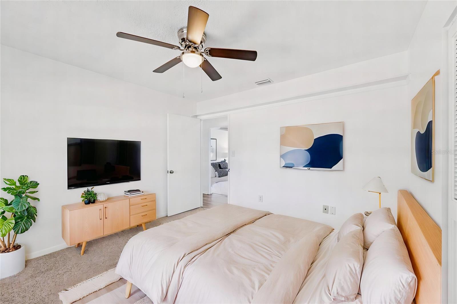 Image 14 of 24 For 1550 Dorchester Street