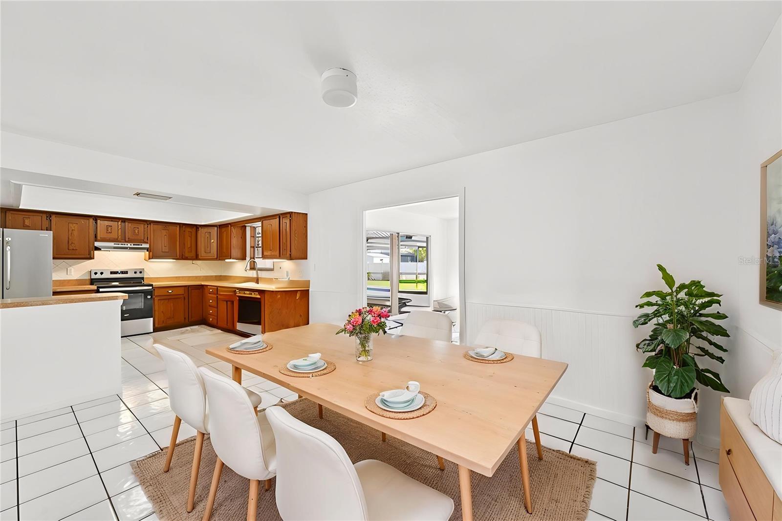 Image 6 of 24 For 1550 Dorchester Street