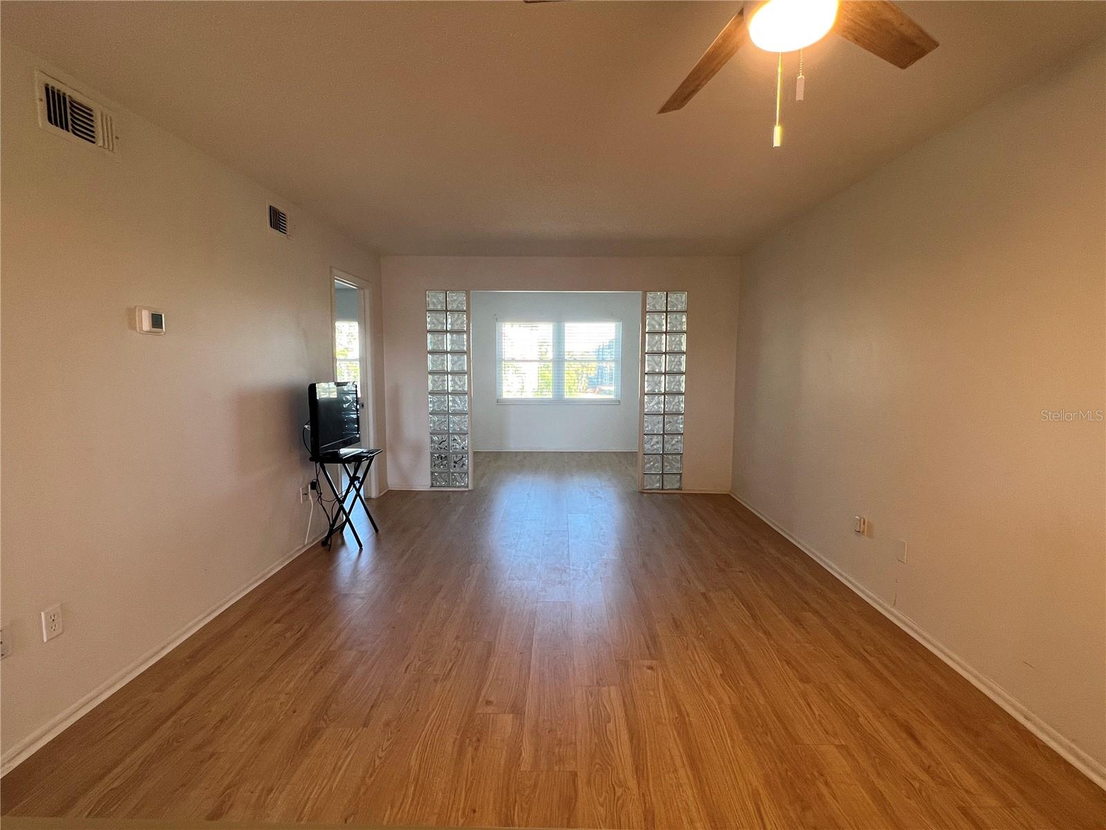 Image 4 of 41 For 4204 Heron Way B304