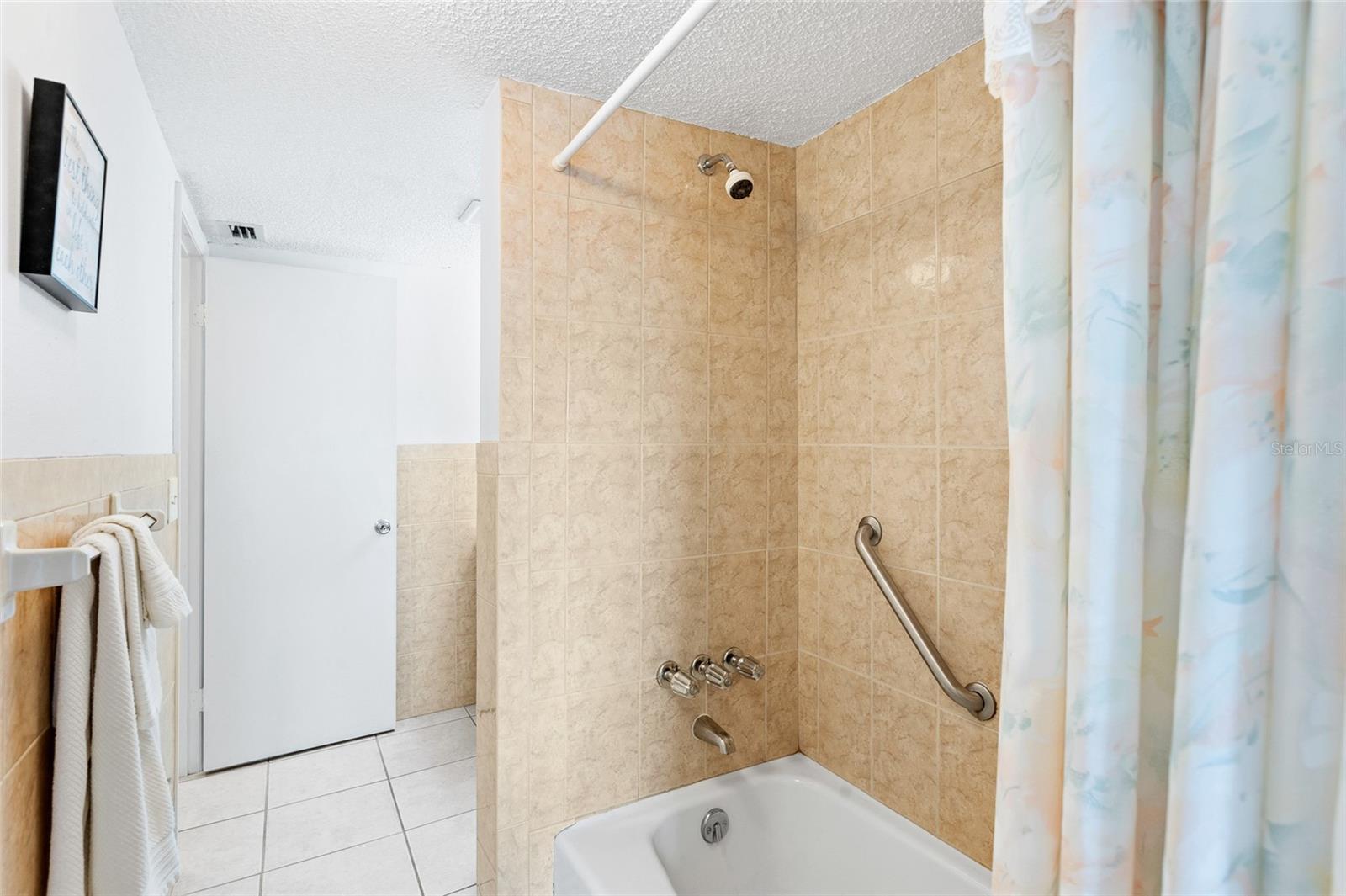 Image 23 of 39 For 3959 Lake Bayshore Drive F 412