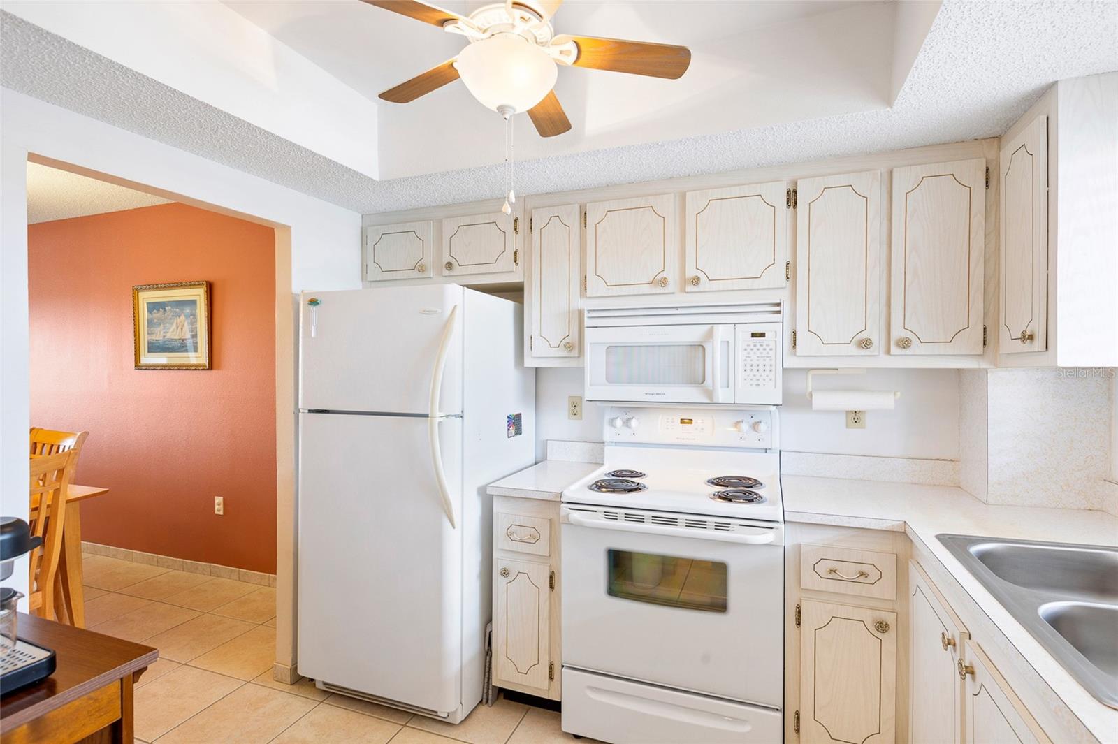 Image 6 of 39 For 3959 Lake Bayshore Drive F 412