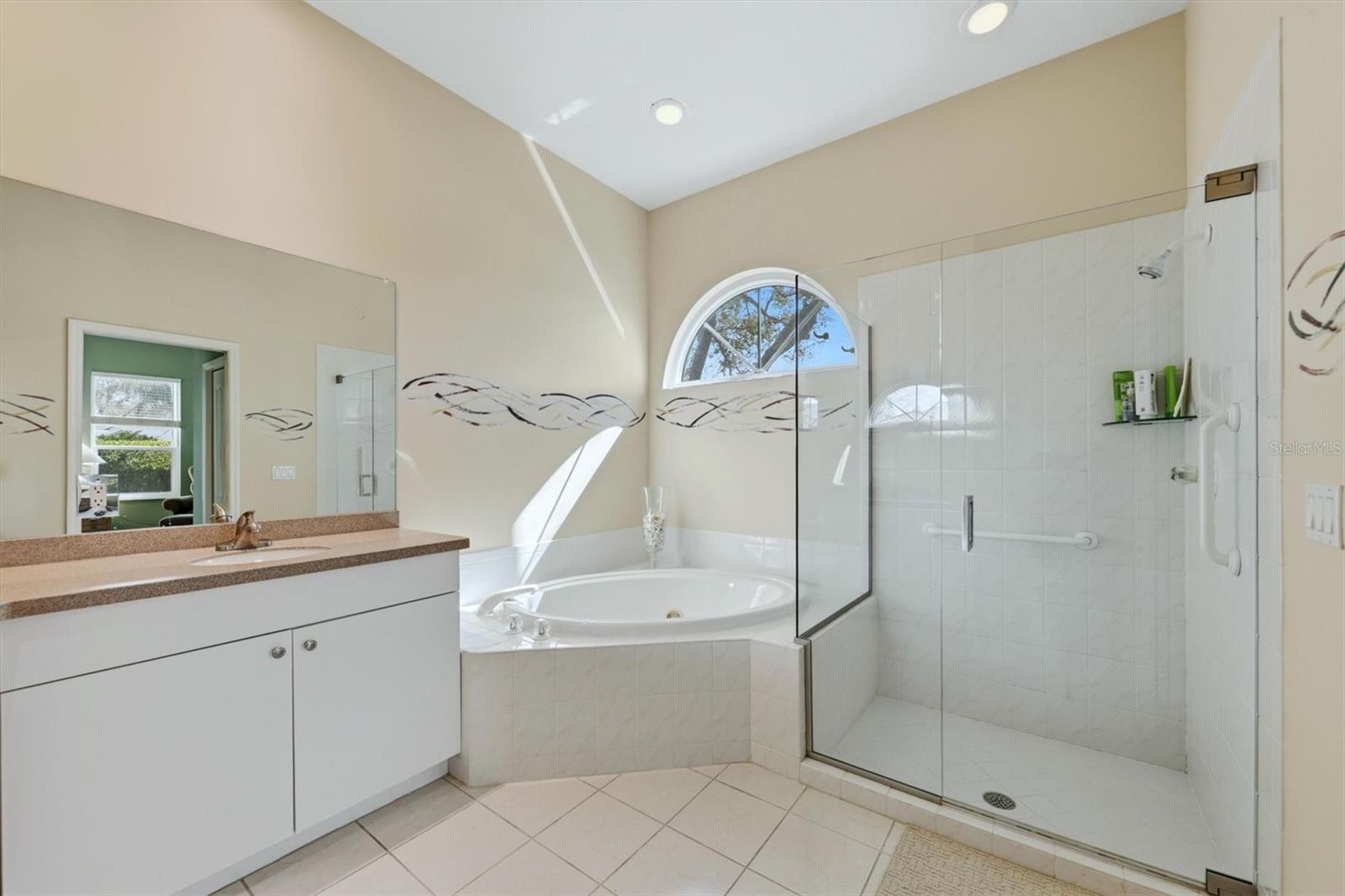 Image 22 of 72 For 8958 Olde Hickory Avenue