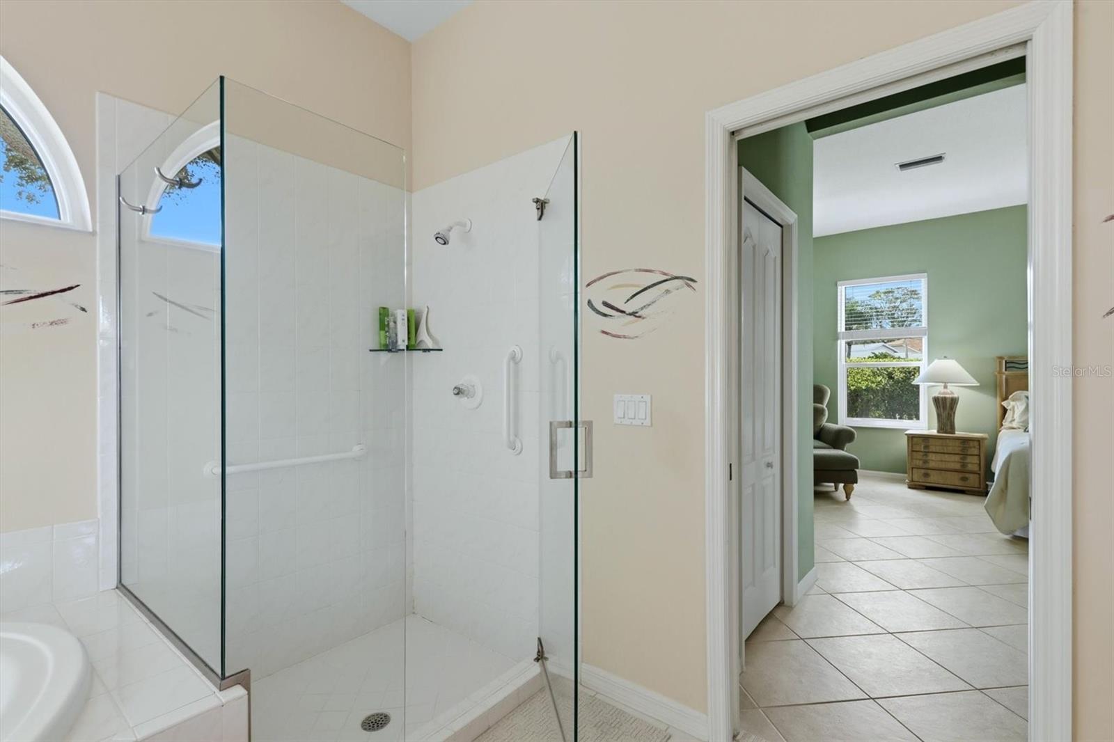 Image 24 of 72 For 8958 Olde Hickory Avenue