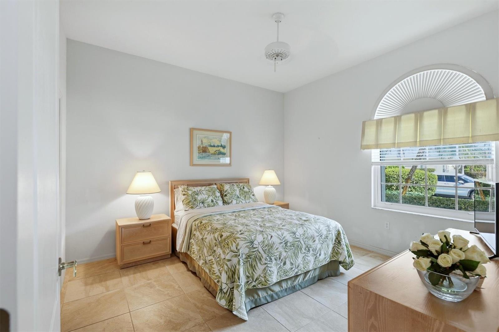 Image 26 of 72 For 8958 Olde Hickory Avenue