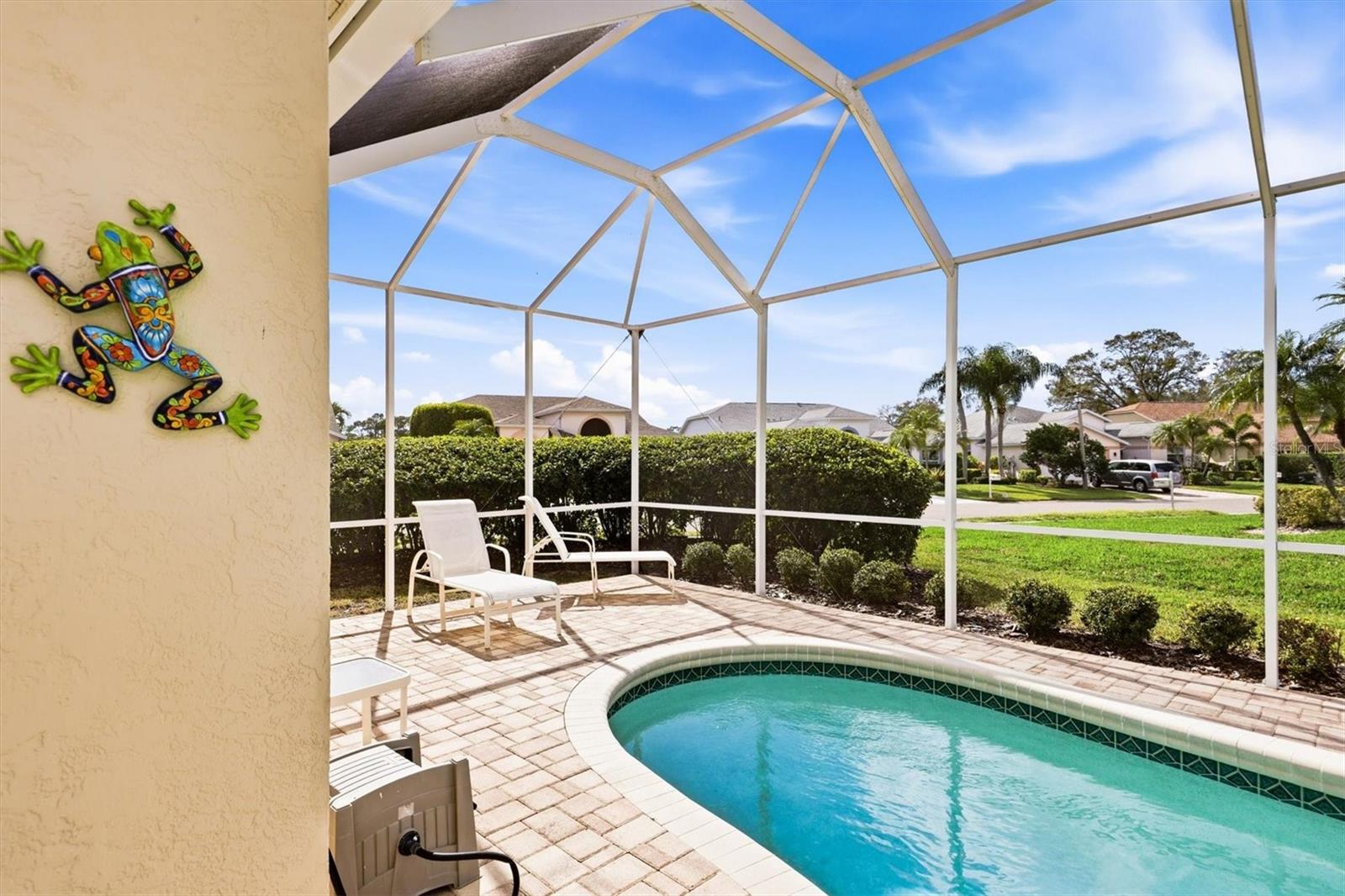 Image 33 of 72 For 8958 Olde Hickory Avenue