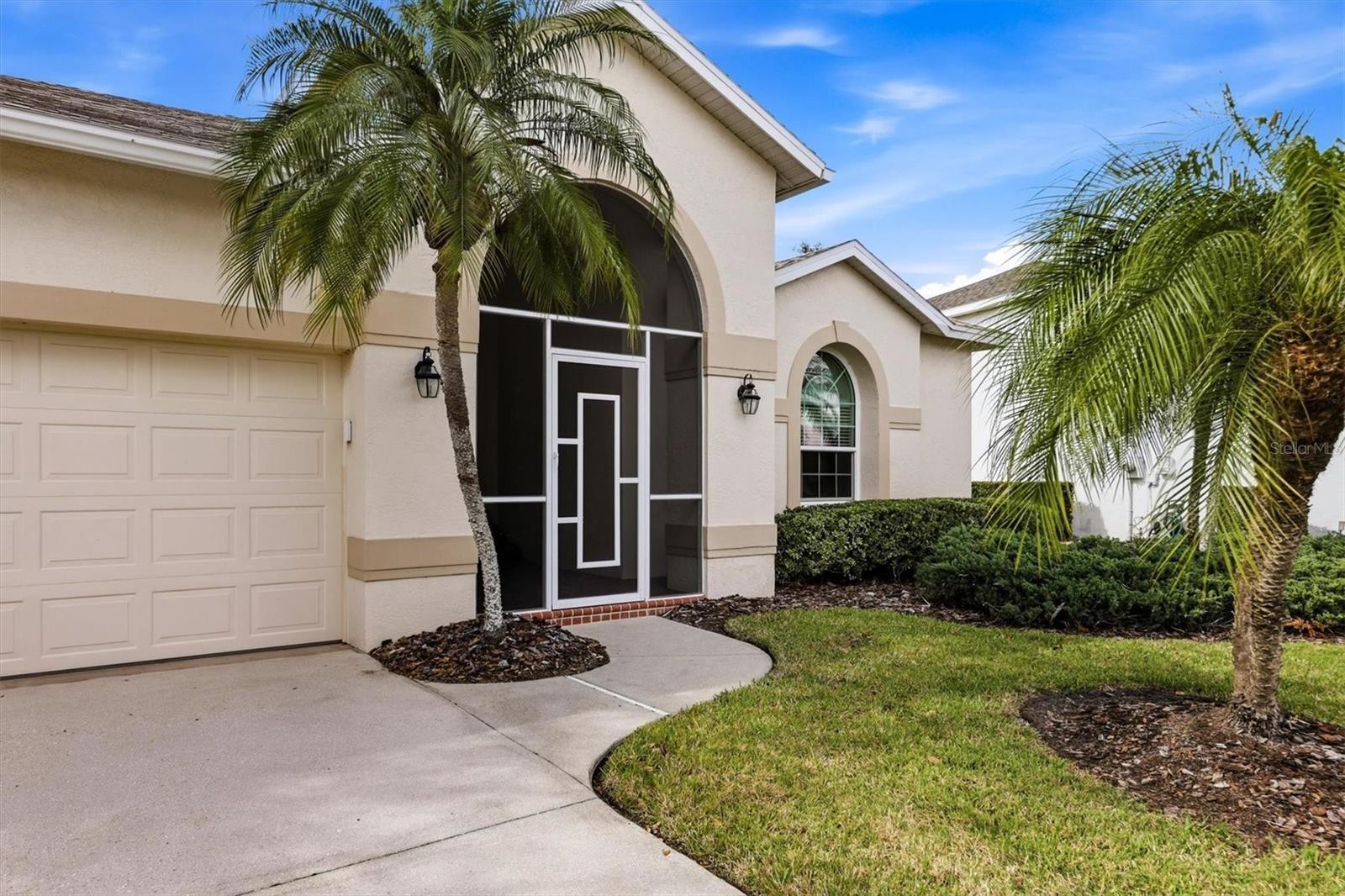 Image 4 of 72 For 8958 Olde Hickory Avenue