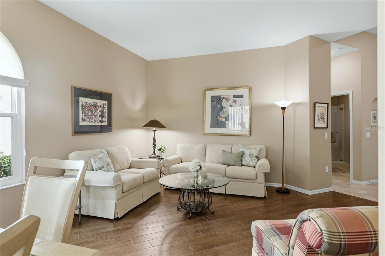 Image 7 of 72 For 8958 Olde Hickory Avenue