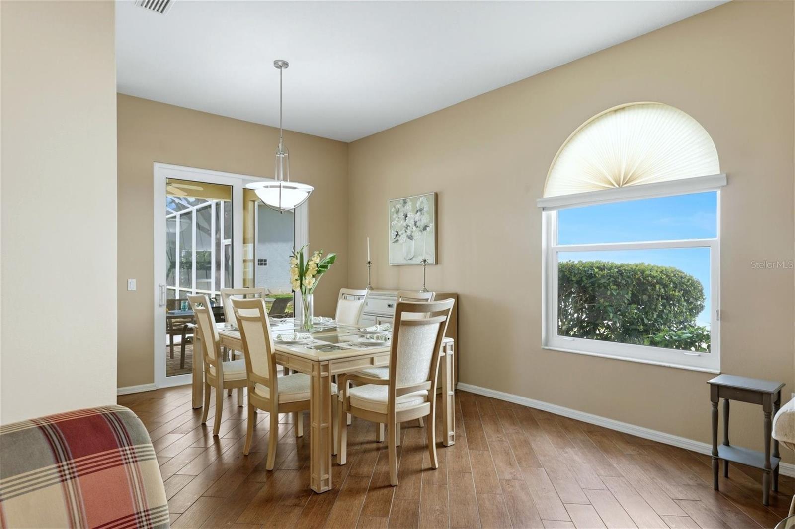 Image 9 of 72 For 8958 Olde Hickory Avenue