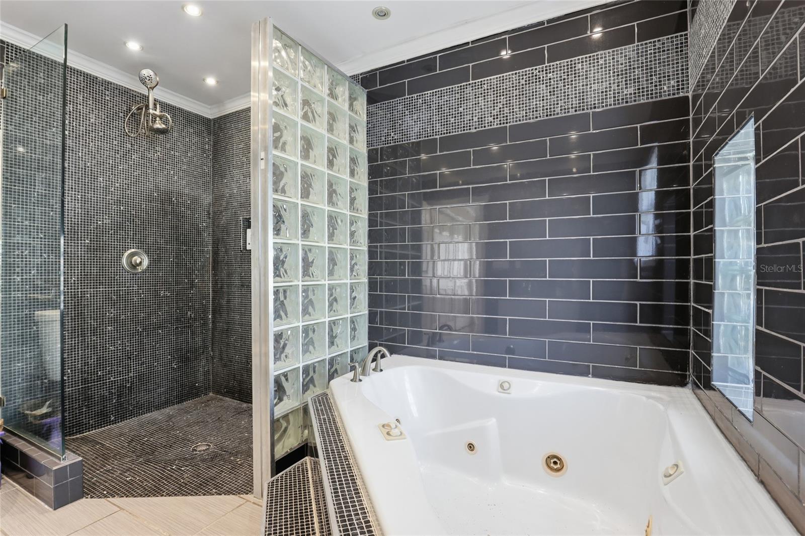 Image 28 of 44 For 3827 Sugar Lane