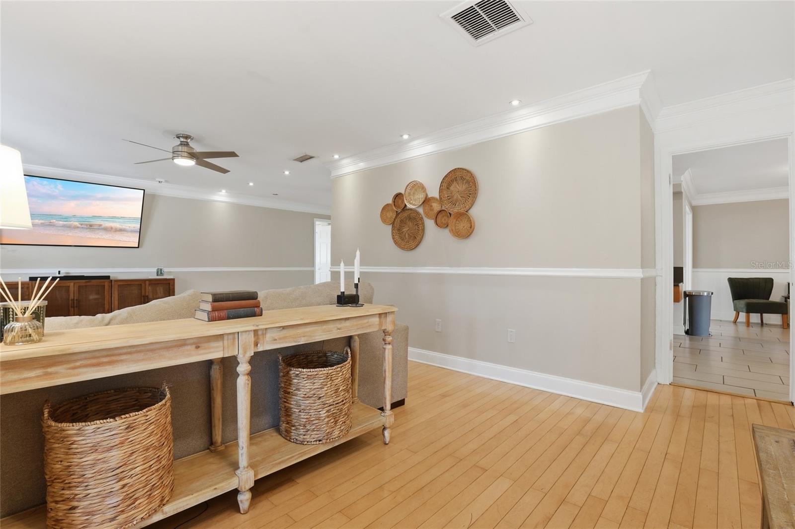 Image 7 of 44 For 3827 Sugar Lane