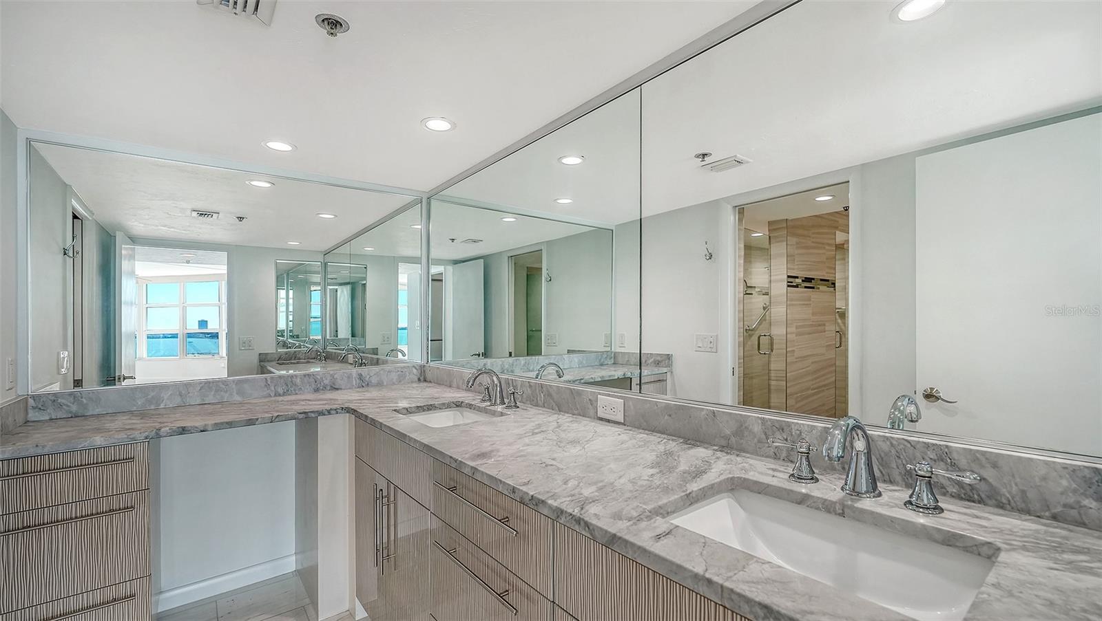 Image 24 of 68 For 888 Boulevard Of The Arts  1401