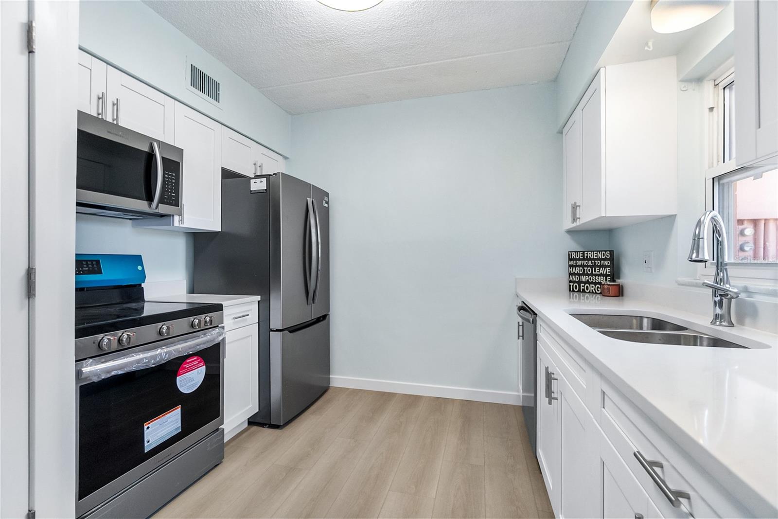 Image 19 of 32 For 1153 Rue Des Rois  1a