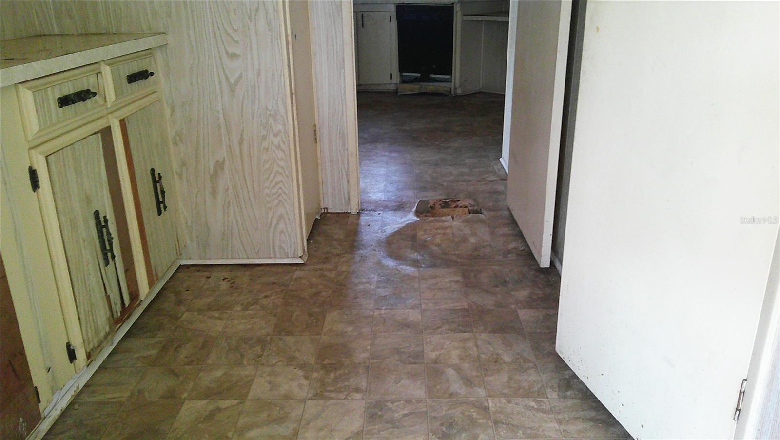 Image 12 of 37 For 6710 36th Avenue E 192