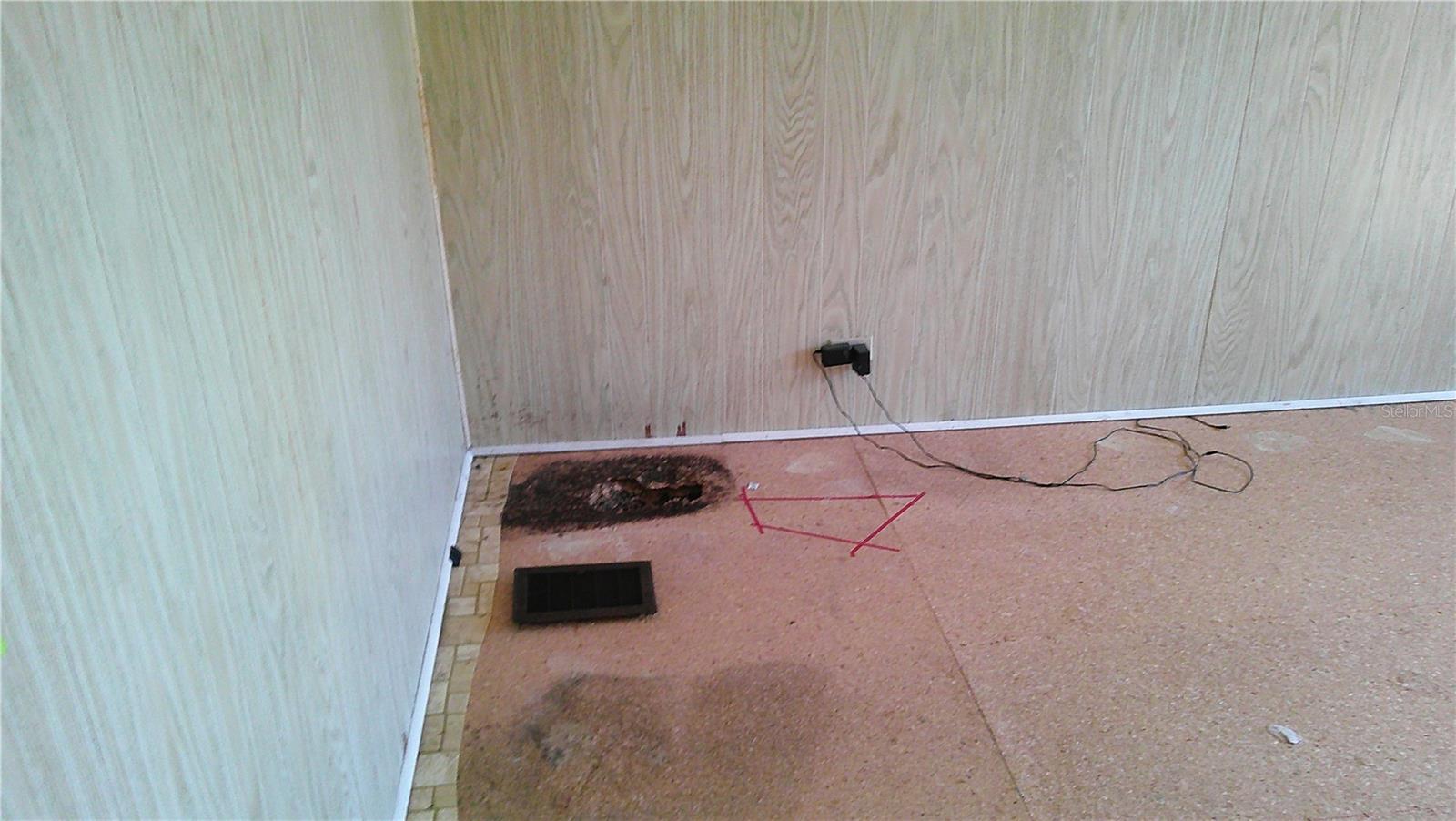 Image 19 of 37 For 6710 36th Avenue E 192