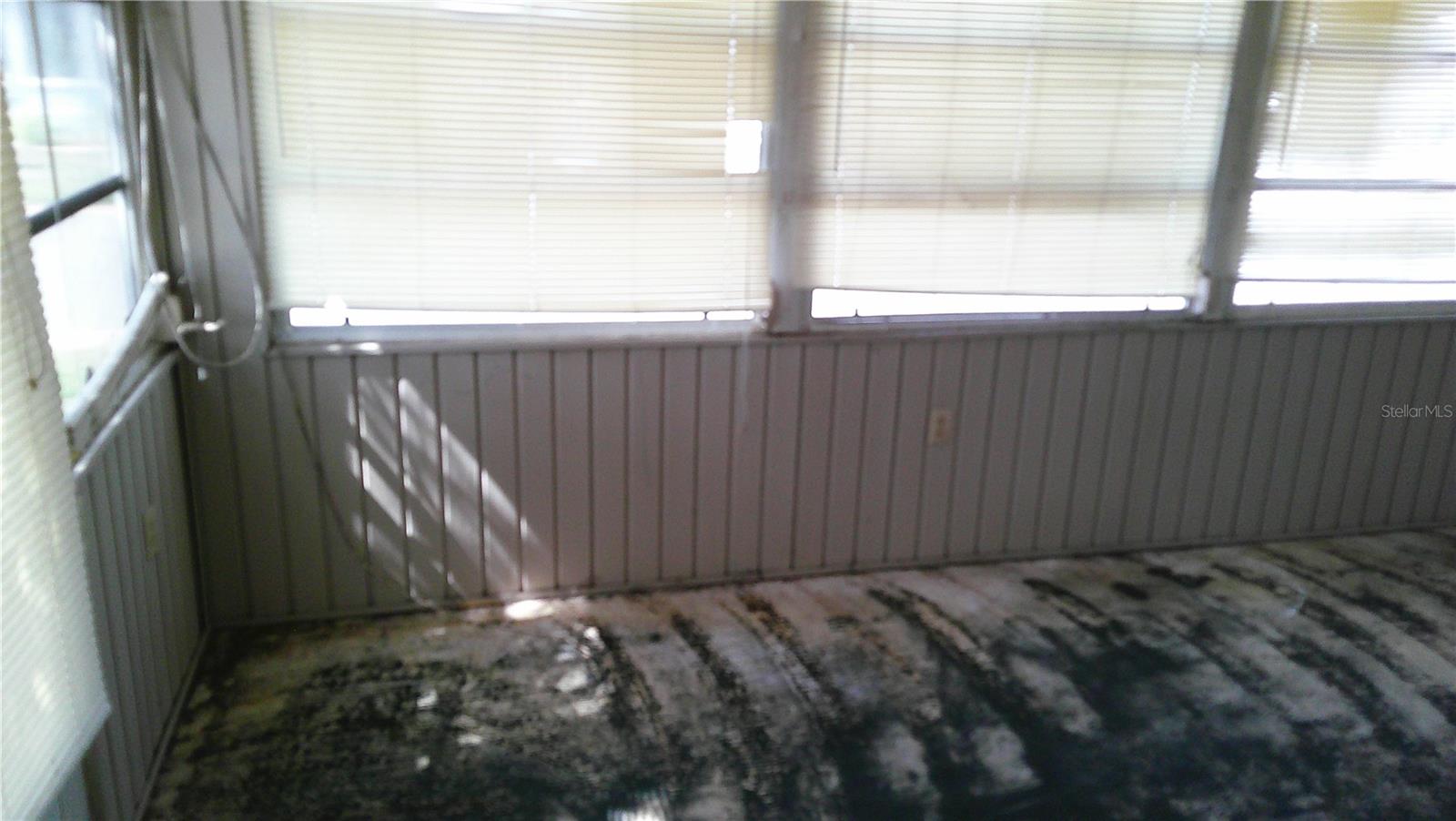 Image 22 of 37 For 6710 36th Avenue E 192