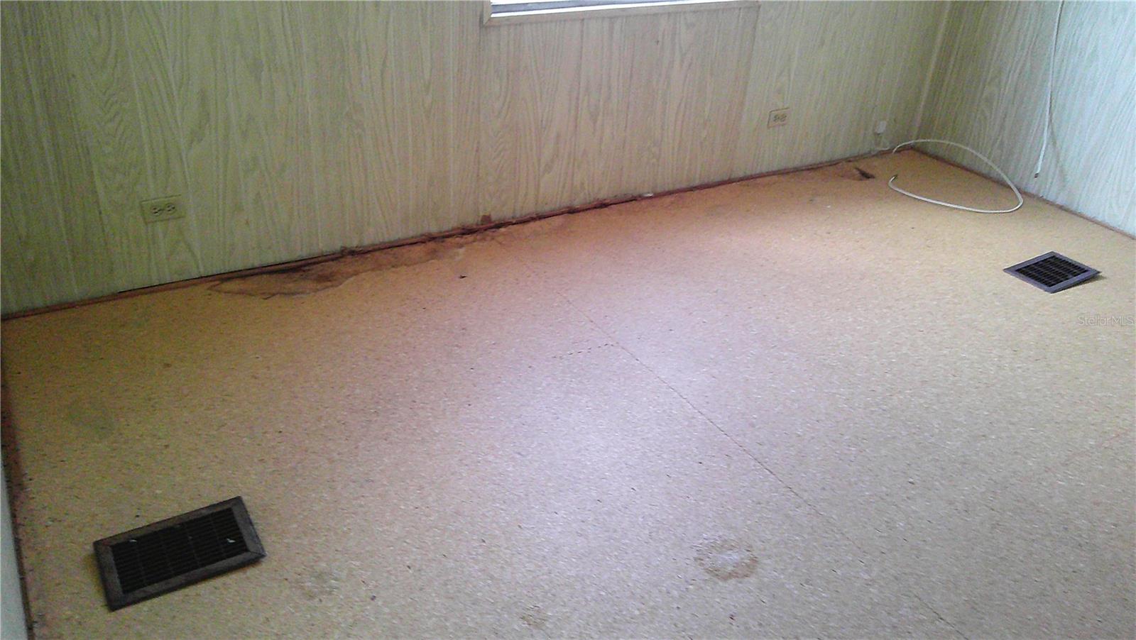 Image 29 of 37 For 6710 36th Avenue E 192