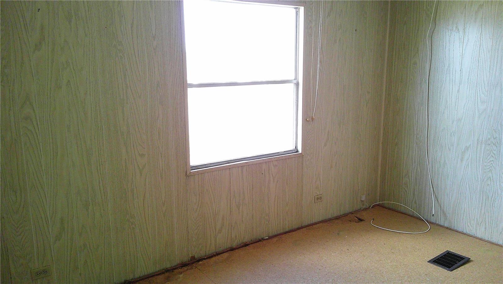 Image 30 of 37 For 6710 36th Avenue E 192