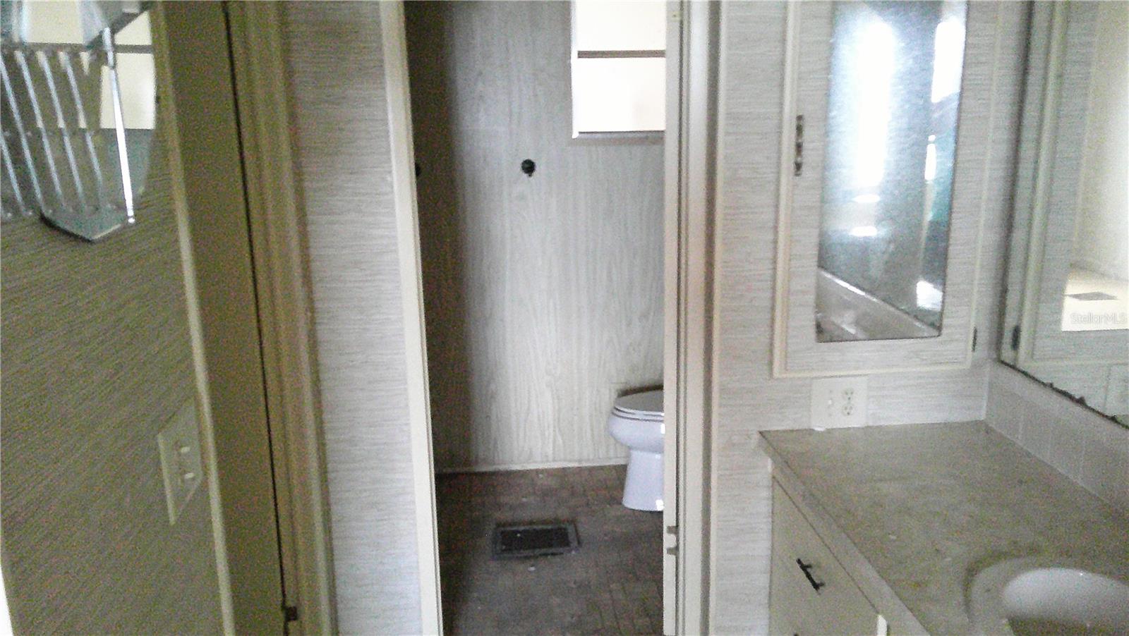 Image 32 of 37 For 6710 36th Avenue E 192