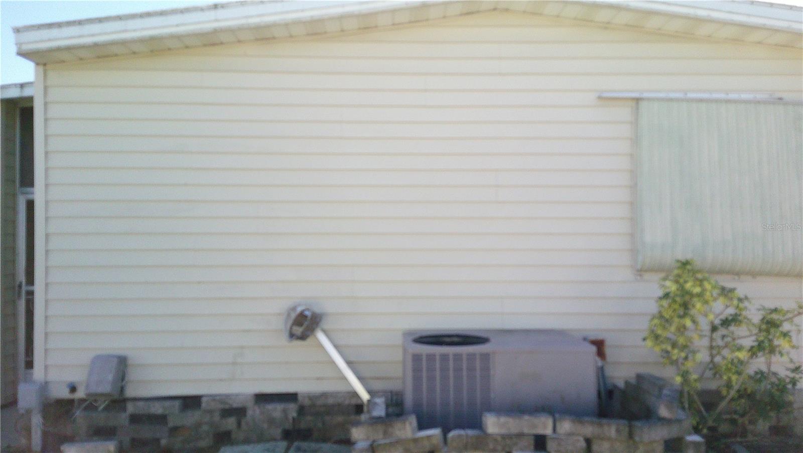 Image 6 of 37 For 6710 36th Avenue E 192