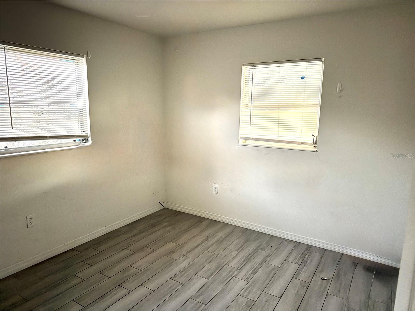 Image 8 of 14 For 1221 22nd Avenue W