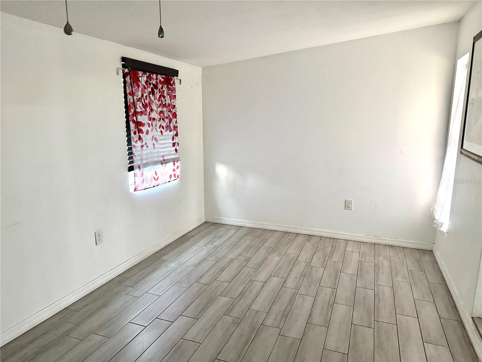 Image 9 of 14 For 1221 22nd Avenue W