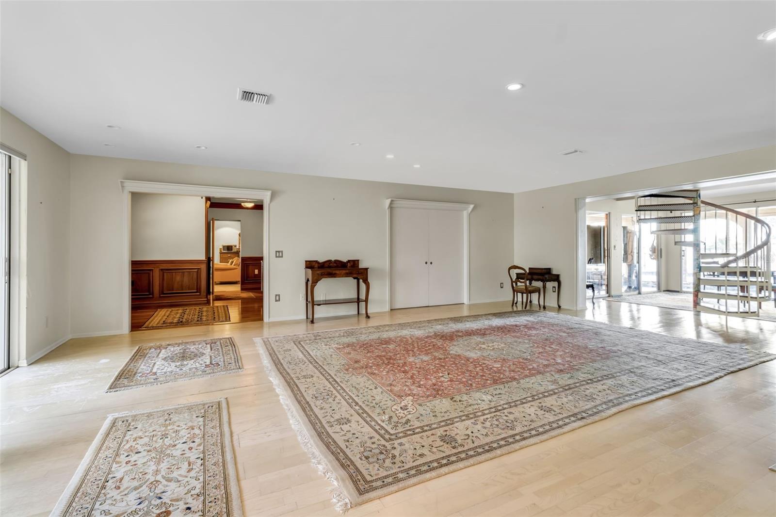 Image 27 of 47 For 1504 Lodge Drive