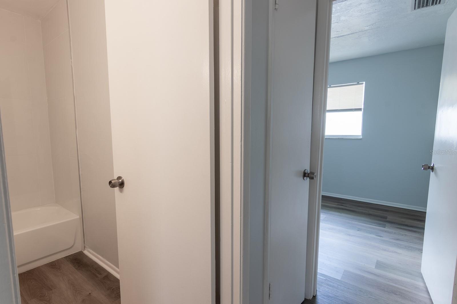 Image 21 of 32 For 1038 25th Street