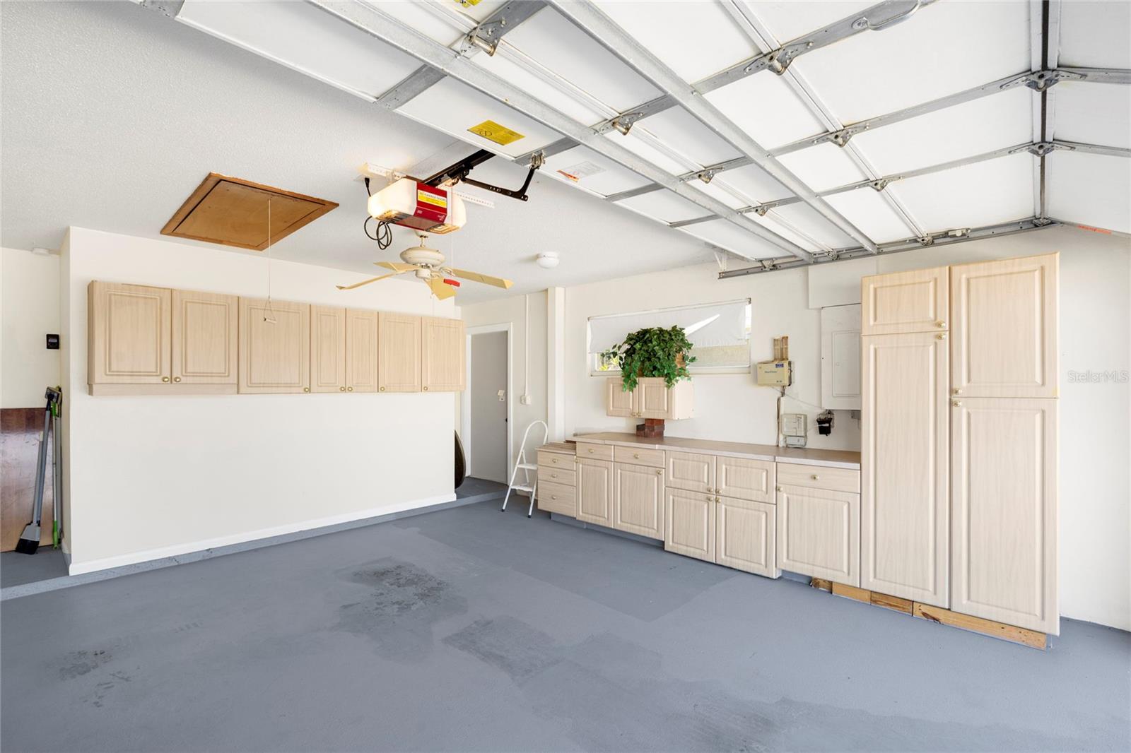 Listing photo id 21 for 928 Gondola Drive