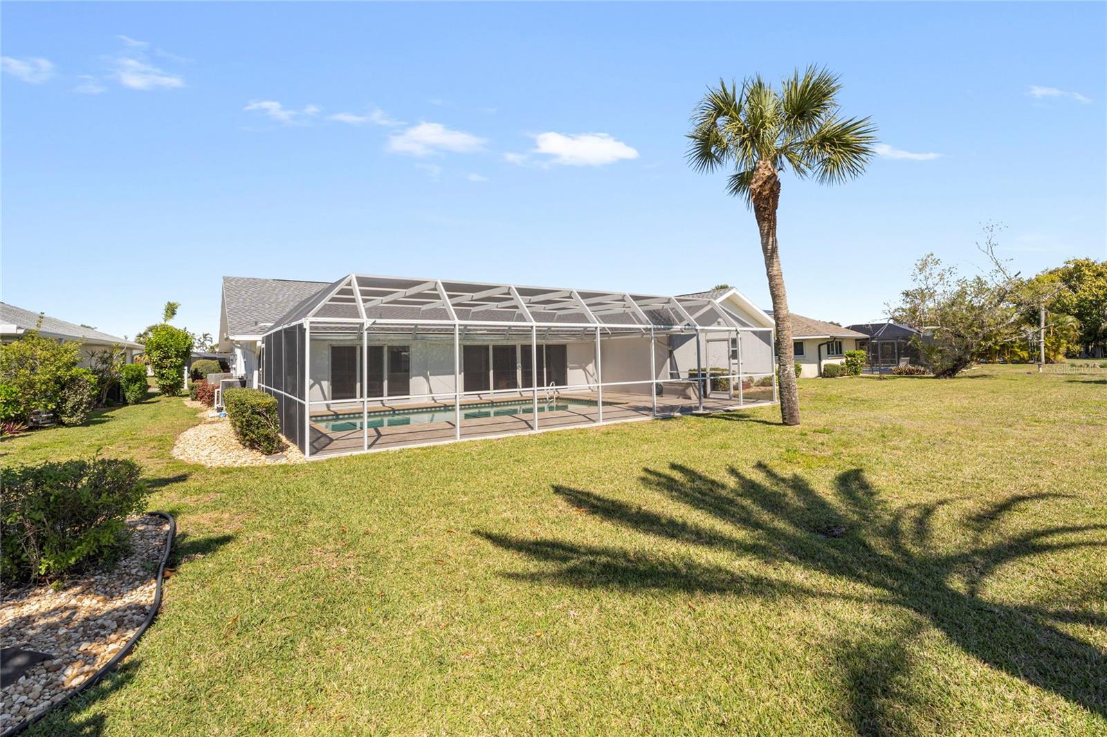 Listing photo id 27 for 928 Gondola Drive