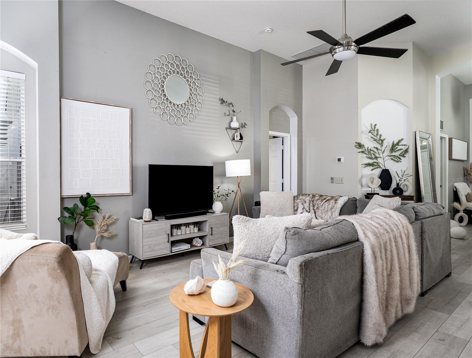 Image 3 of 40 For 4006 101st Avenue E