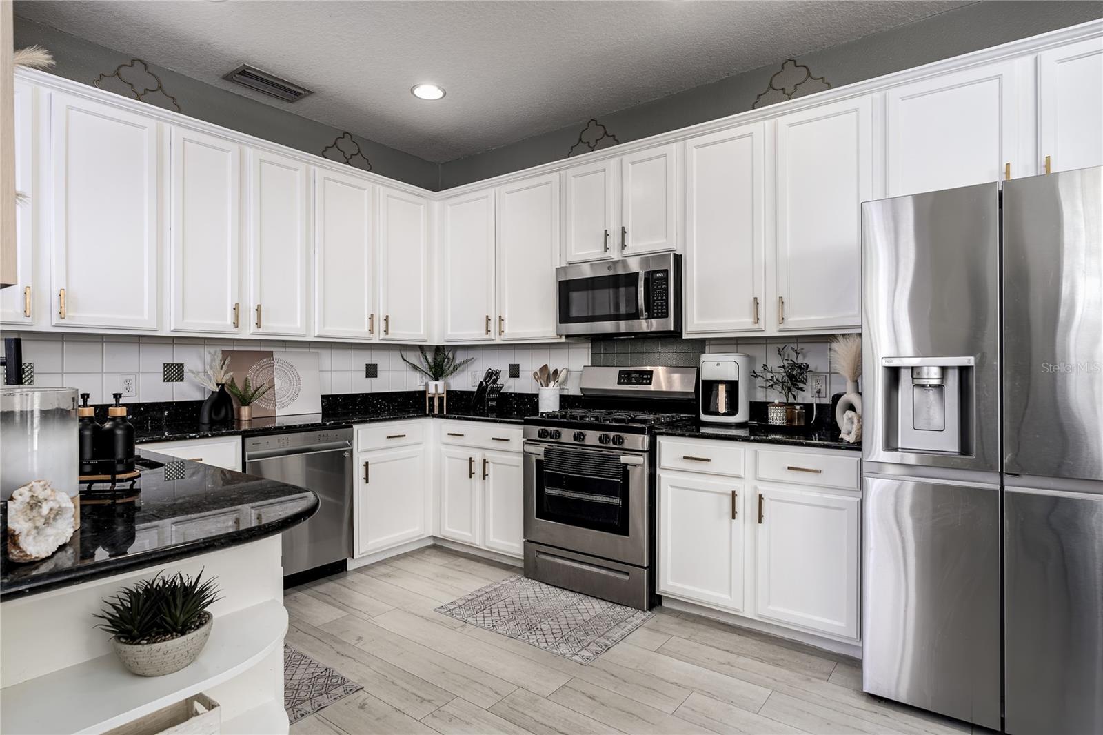 Image 4 of 40 For 4006 101st Avenue E