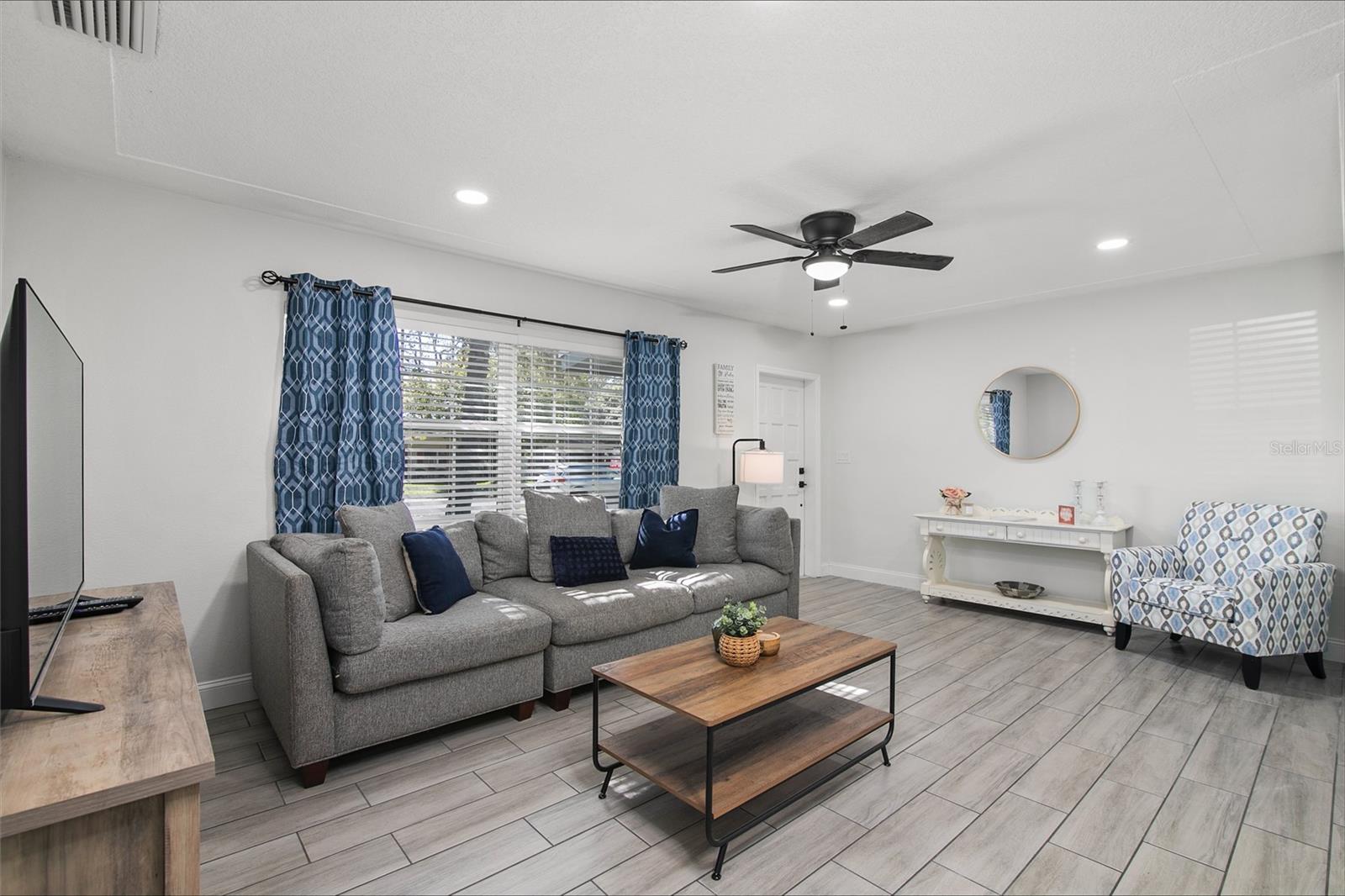 Image 4 of 26 For 2405 48th Avenue W