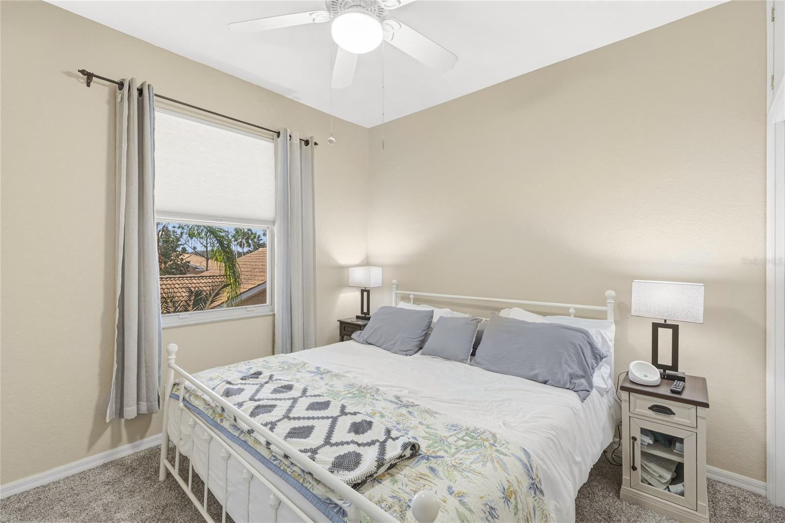 Image 13 of 24 For 811 Fairwaycove Lane 204