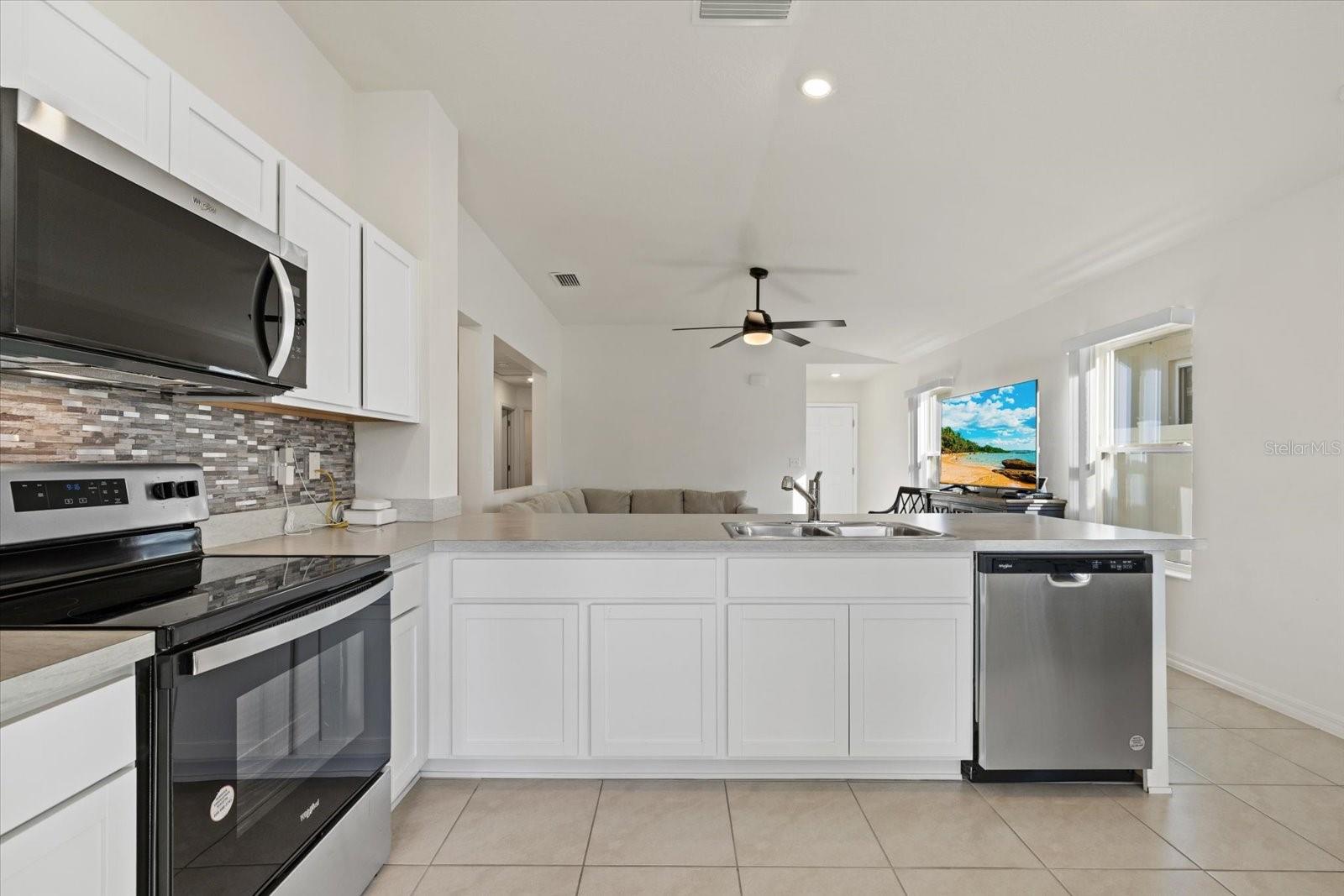 Image 13 of 31 For 9120 Sandy Bluffs Circle