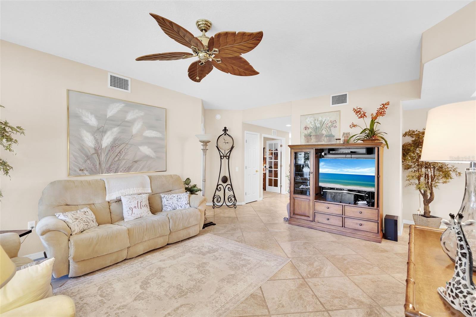 Image 18 of 32 For 4533 Cinnamon Drive 2707